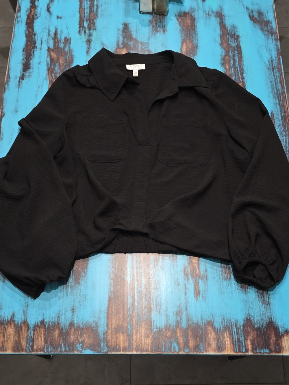 sofia by sofia vergara Black Button-Front Blouse with Balloon Sleeves